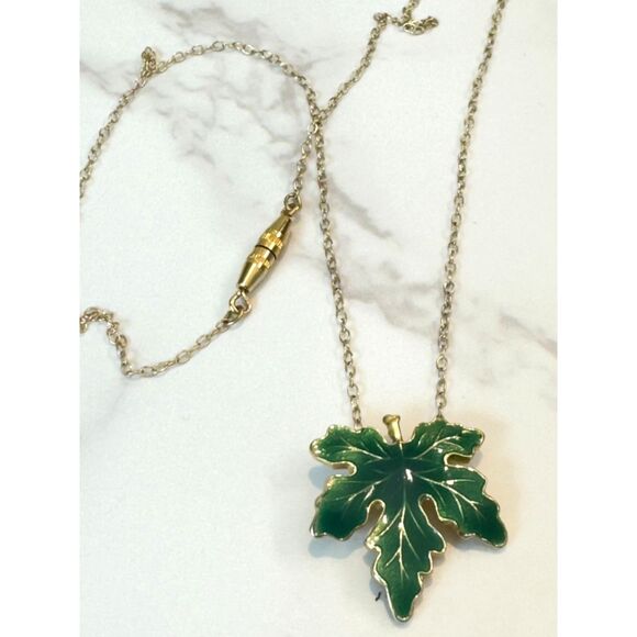 Vintage Green Enamel Maple Leaf Pendant Necklace - Picture 1 of 5